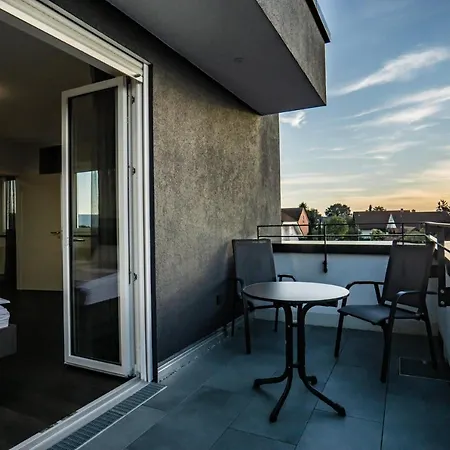 Boardinghouse Aparthotel Karlsdorf-Neuthard